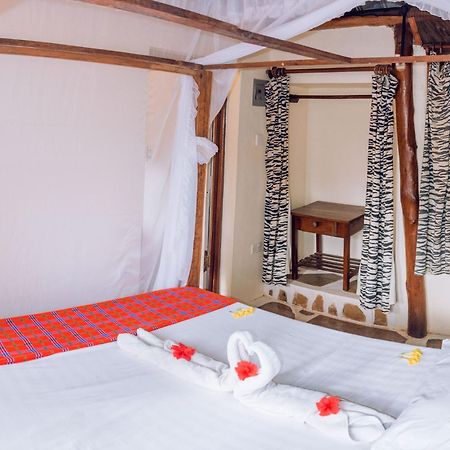 Kijani Cottages In Diani 디아니 해변 외부 사진