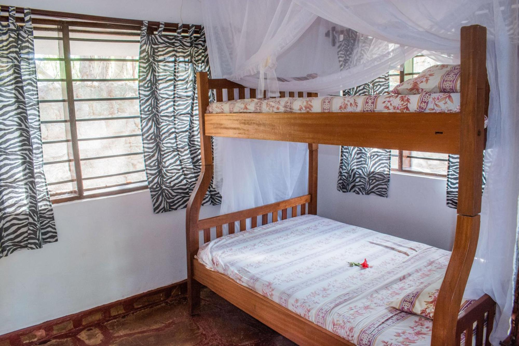 Kijani Cottages In Diani 디아니 해변 외부 사진