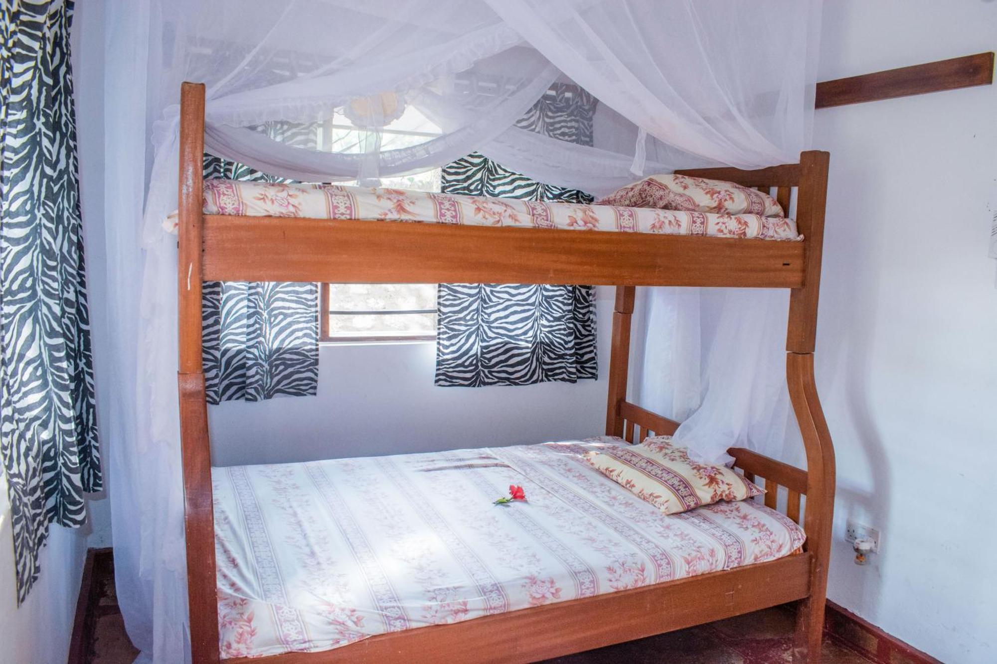 Kijani Cottages In Diani 디아니 해변 외부 사진