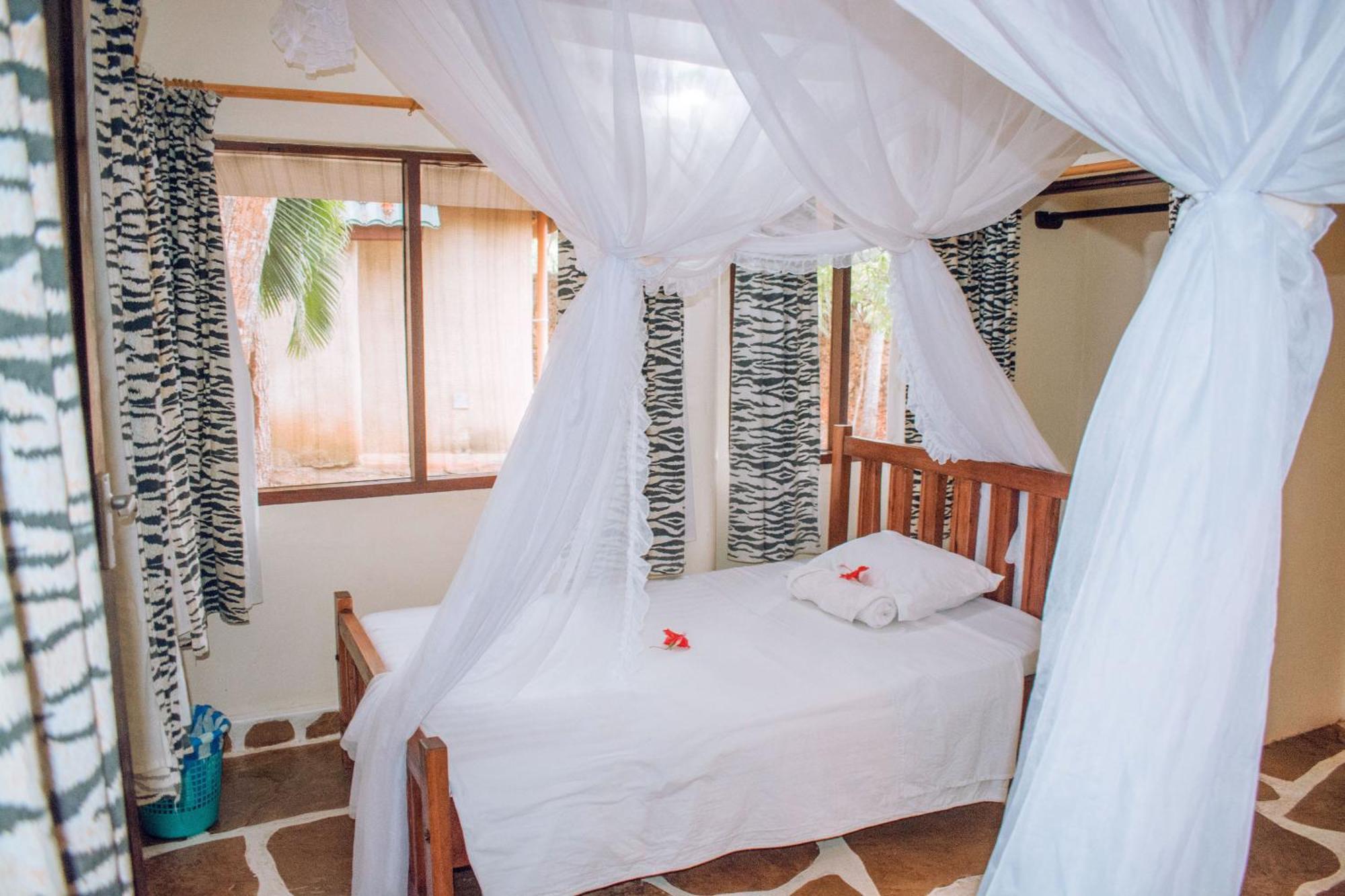 Kijani Cottages In Diani 디아니 해변 외부 사진