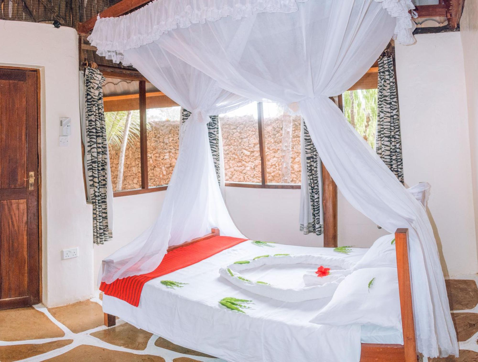 Kijani Cottages In Diani 디아니 해변 외부 사진