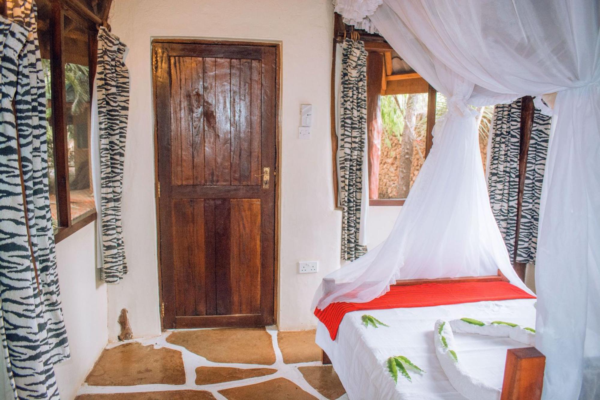 Kijani Cottages In Diani 디아니 해변 외부 사진