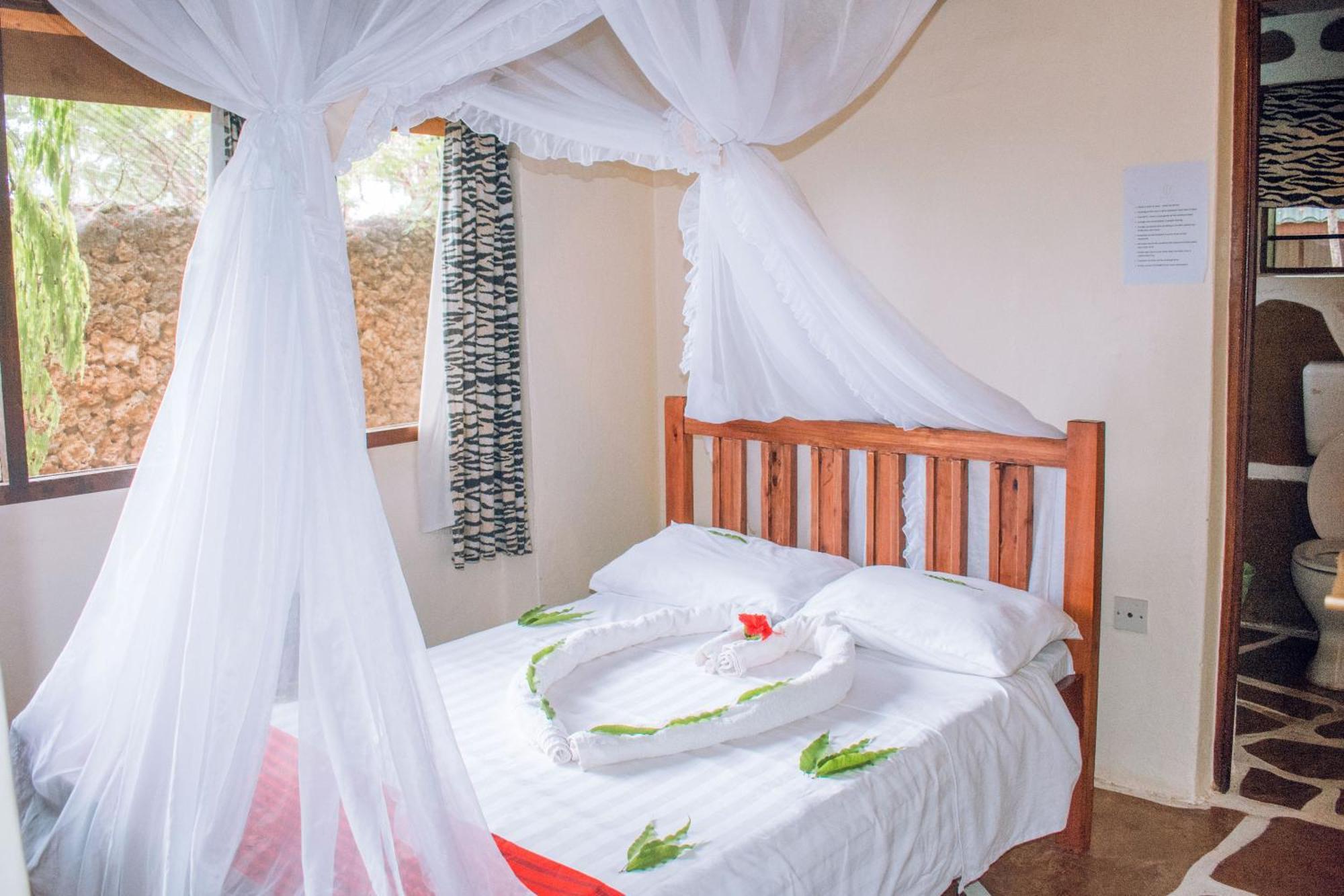 Kijani Cottages In Diani 디아니 해변 외부 사진