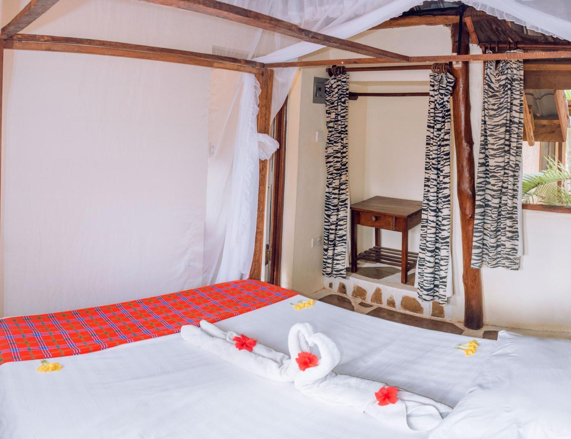 Kijani Cottages In Diani 디아니 해변 외부 사진