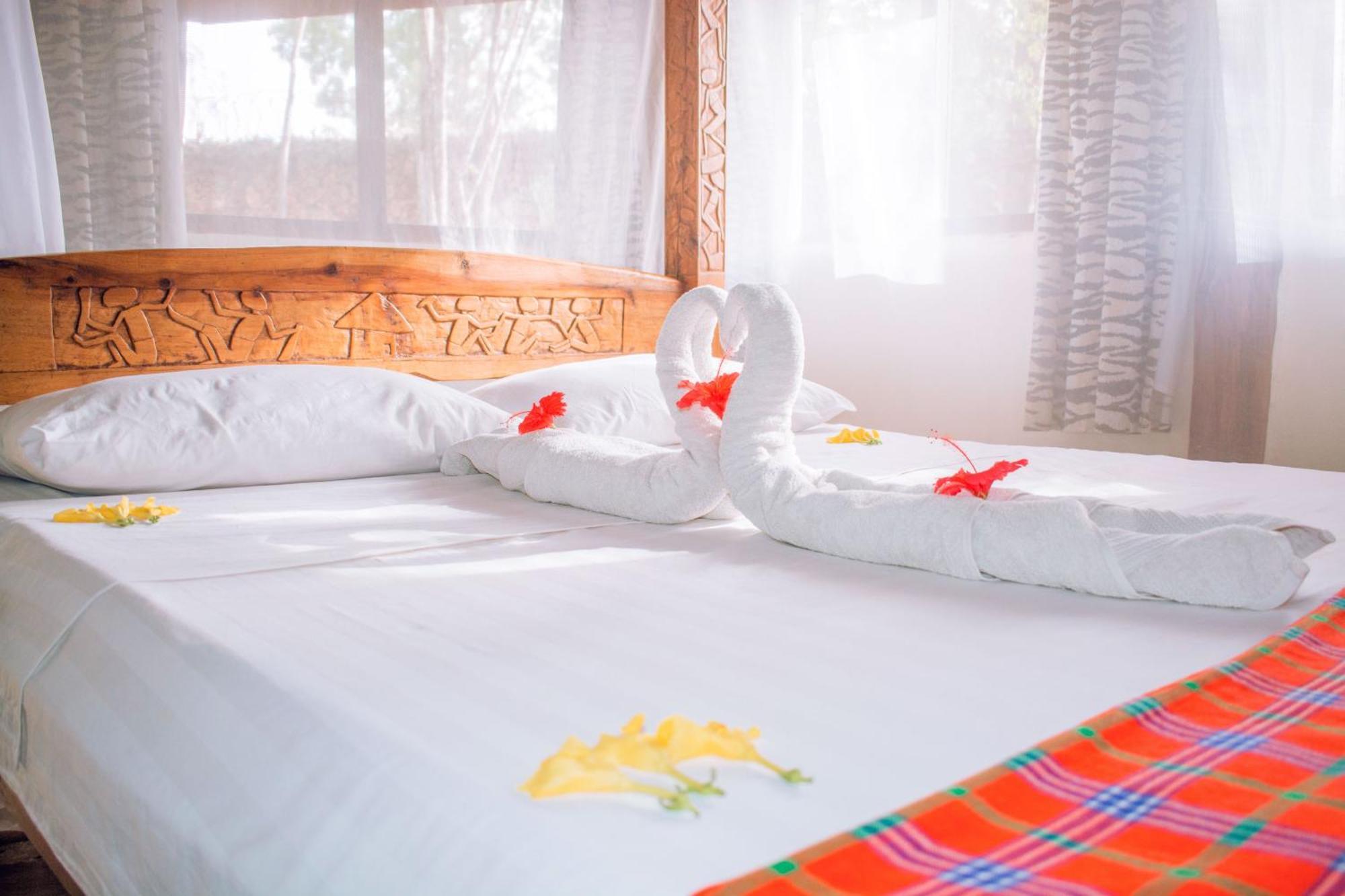 Kijani Cottages In Diani 디아니 해변 외부 사진
